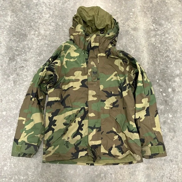 US Military Cold Weather Woodland
Camouflage Parka Rain Coat Jacket Medium - Picture 2 of 4
